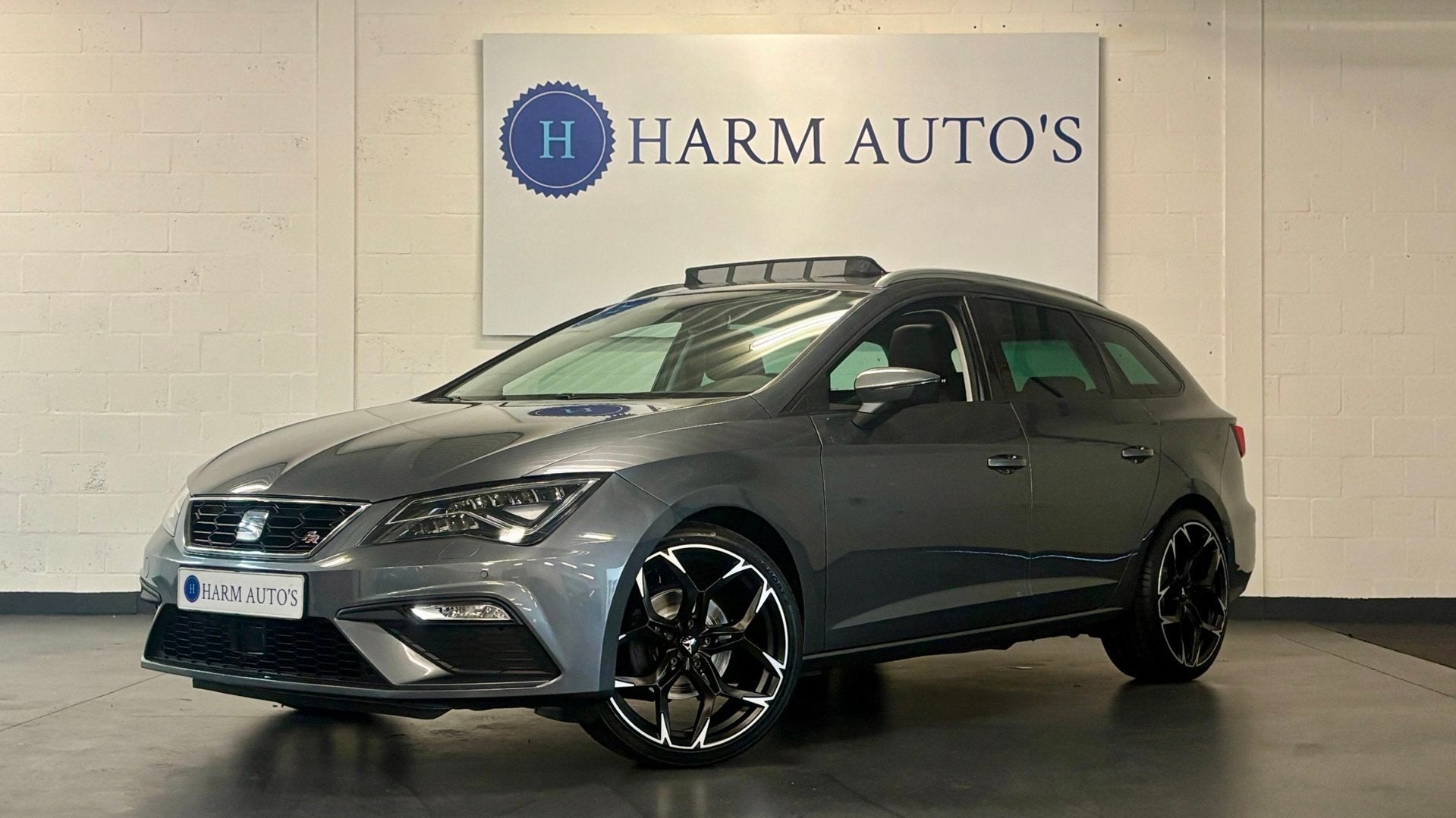 SEAT Leon ST 1.4 EcoTSI FR 150pk DSG Pano / Alcantara / Navi, Gebruikt, Zwart, 4 cilinders, Leon