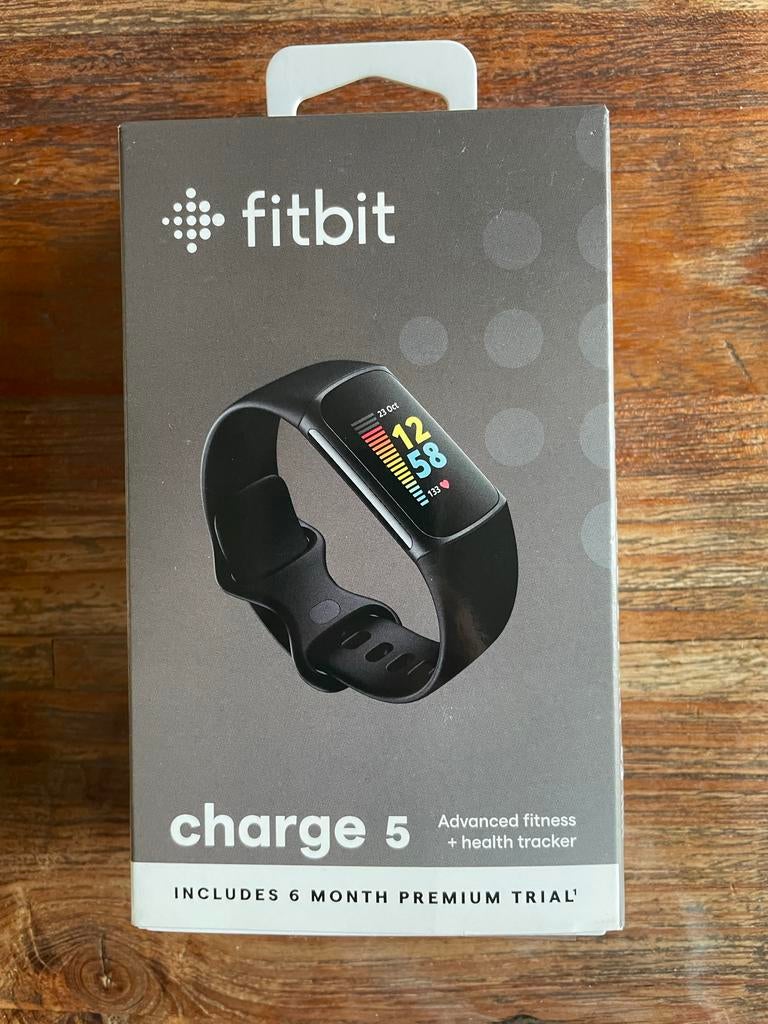 Fitbit Charge 5 Advanced Fitness + Health Tracker, Ophalen, Zwart, Zo goed als nieuw, Waterdicht