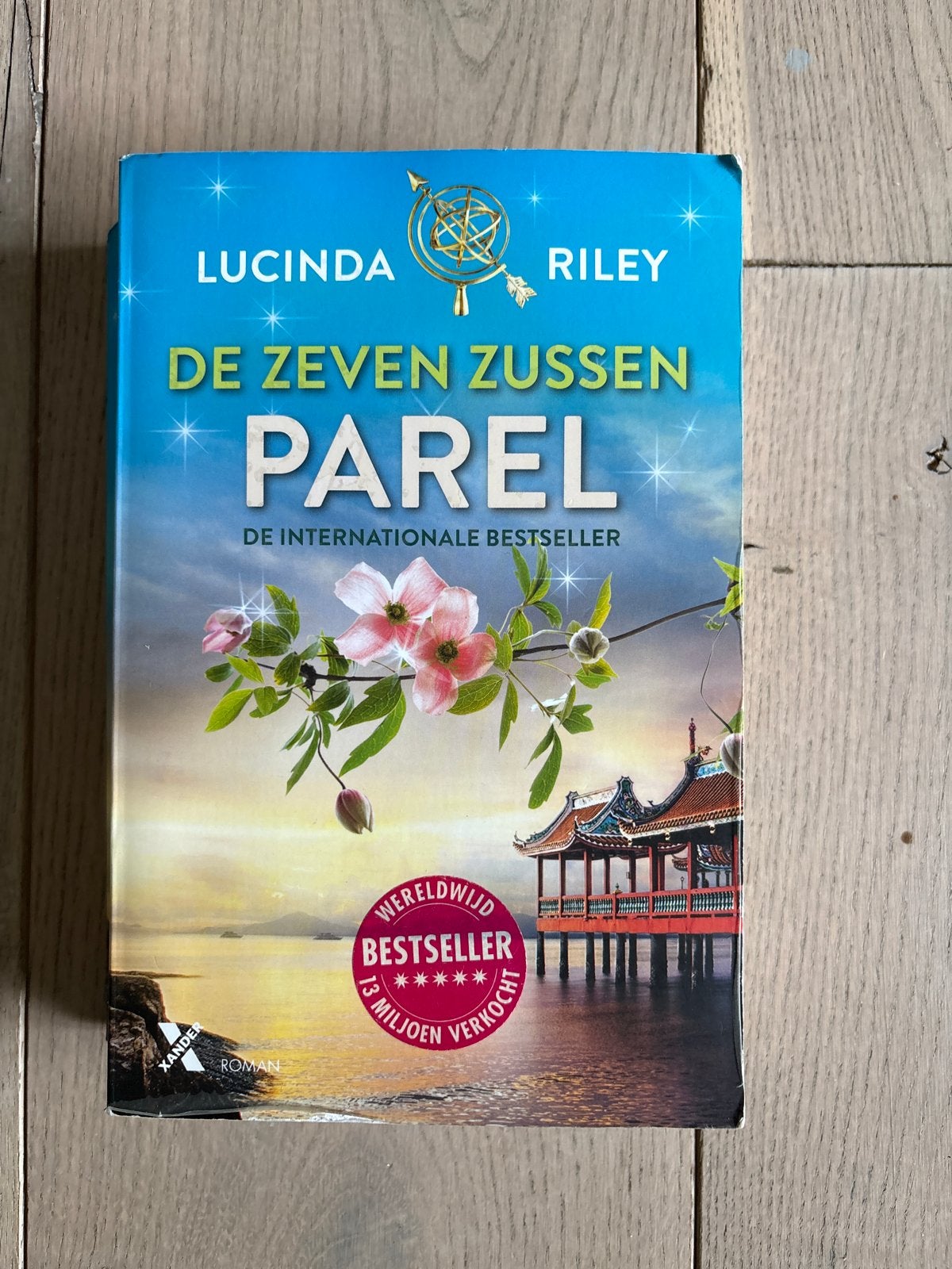 De Zeven Zussen: Parel - Lucinda Riley (Gebruikerssporen), Ophalen of Verzenden, Gelezen, Nederland