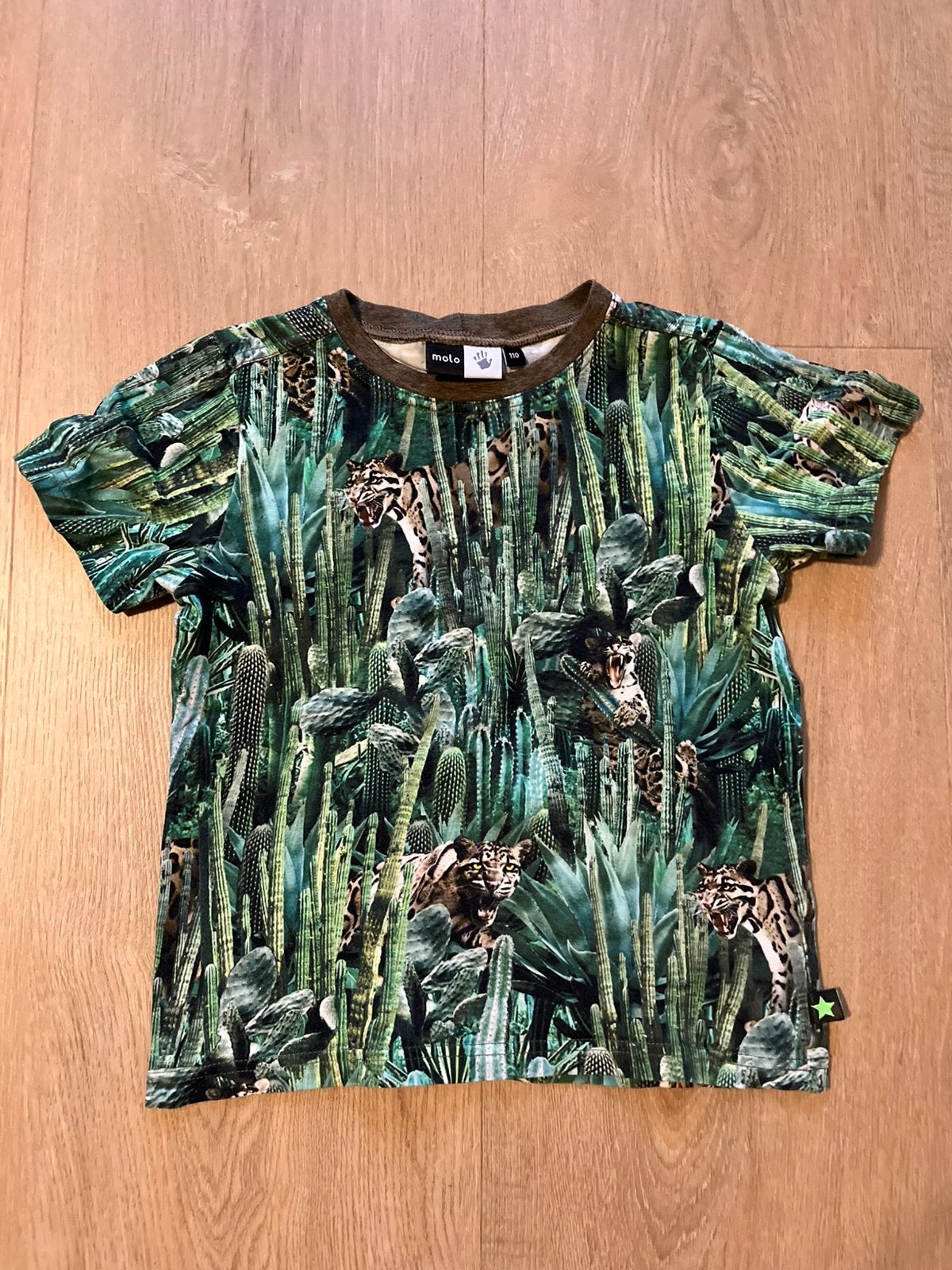Molo shirt maat 110 jongen jungle zgan, Ophalen of Verzenden, Zo goed als nieuw, Jongen, Shirt of Longsleeve