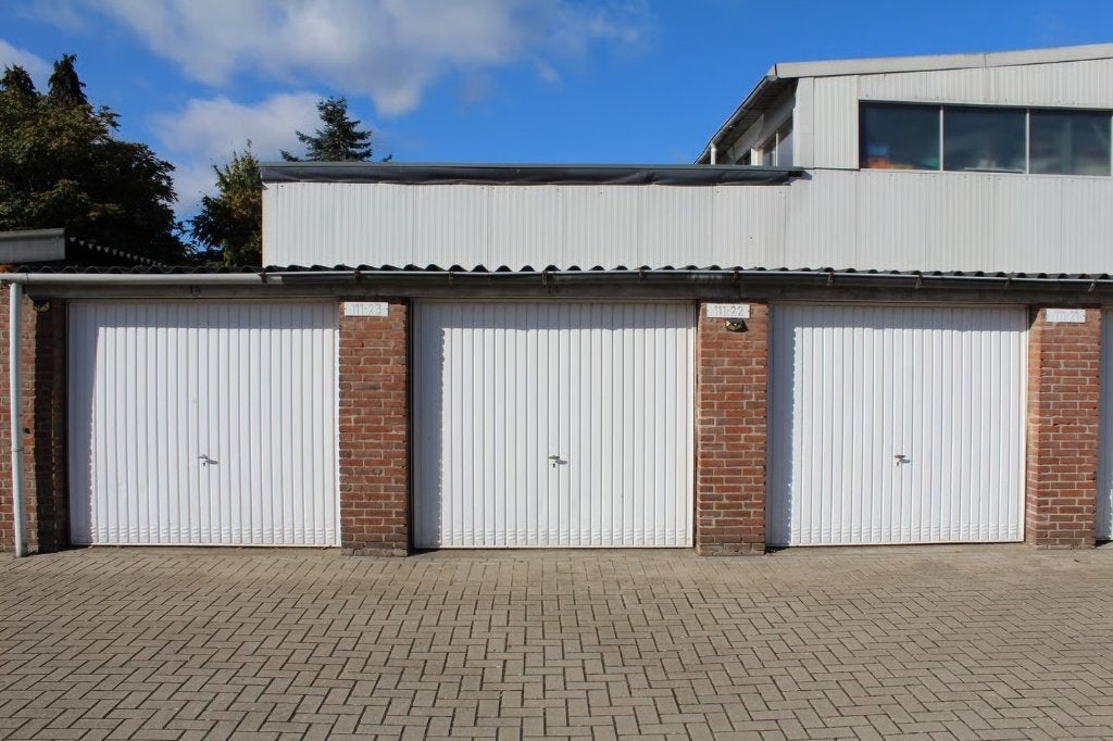 Garagebox te huur Tilburg, Huizen en Kamers, Garages en Parkeerplaatsen, Noord-Brabant