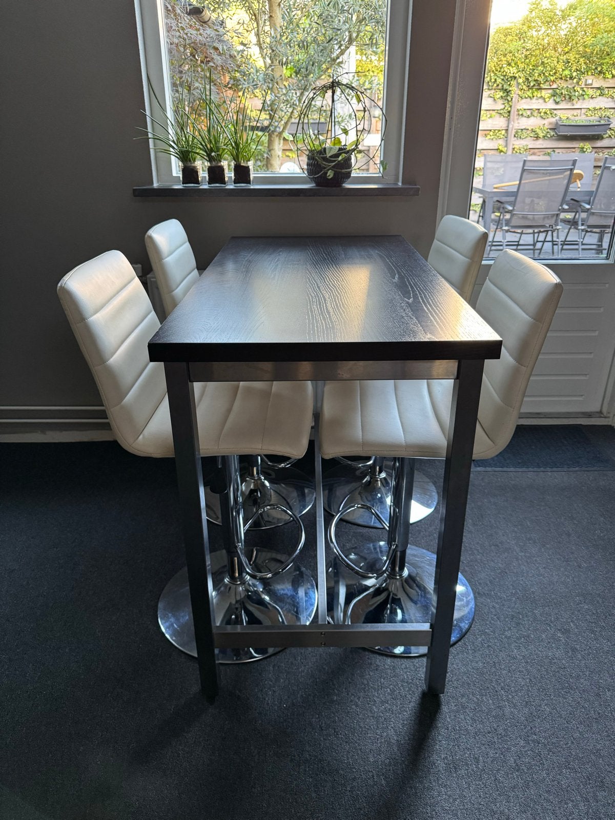 Bartafel met 4 barkrukken - Zwart/Wit, Ophalen, Gebruikt, 100 tot 150 cm, 50 tot 100 cm