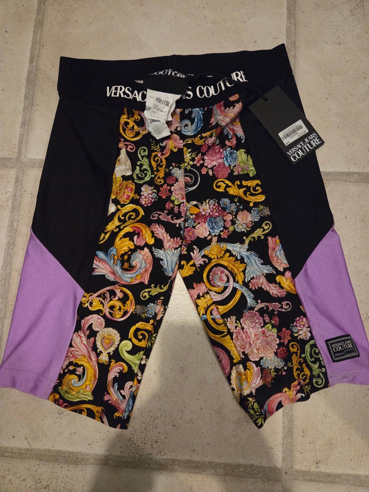 Nieuw Versace Jeans Couture sportbroekje maat 40/L, Maat 38/40 (M), Meerkleurig, Nieuw, Ophalen of Verzenden