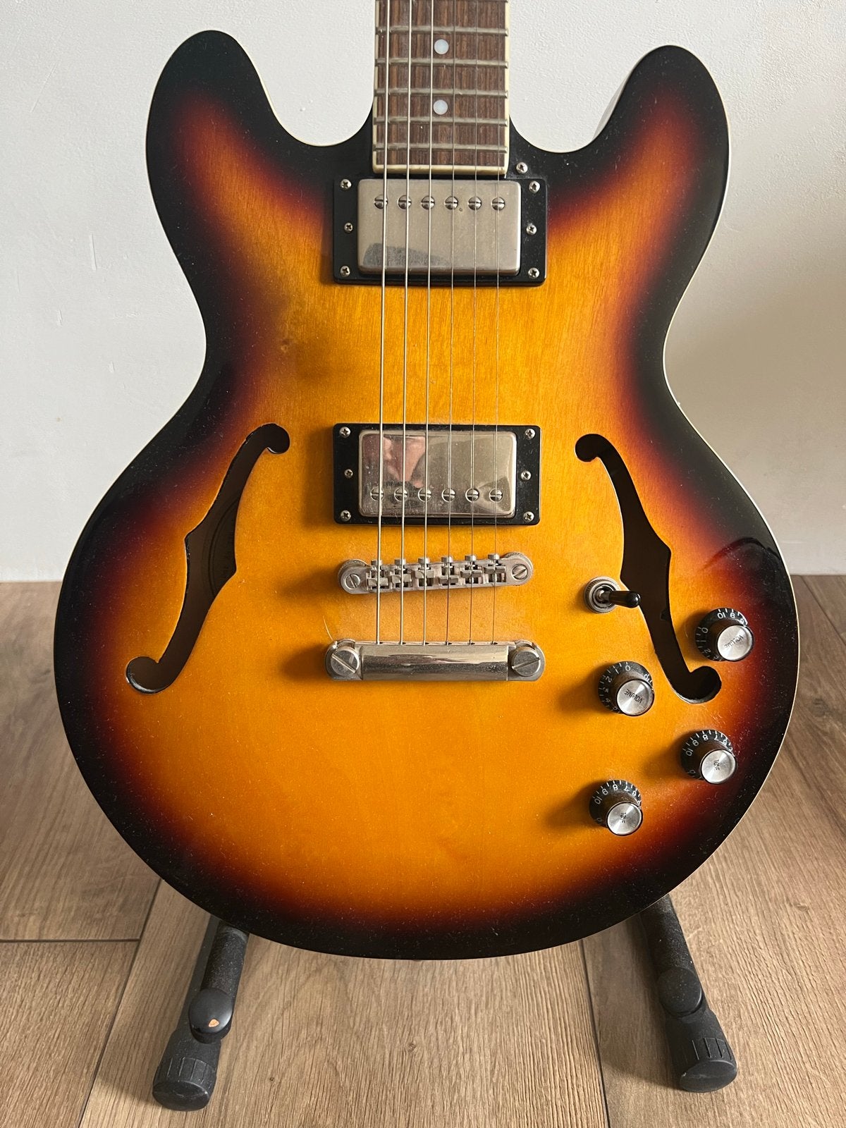 Epiphone ES-339 Semi-Hollow Body gitaar met standaard, Ophalen of Verzenden, Zo goed als nieuw, Semi-solid body, Epiphone