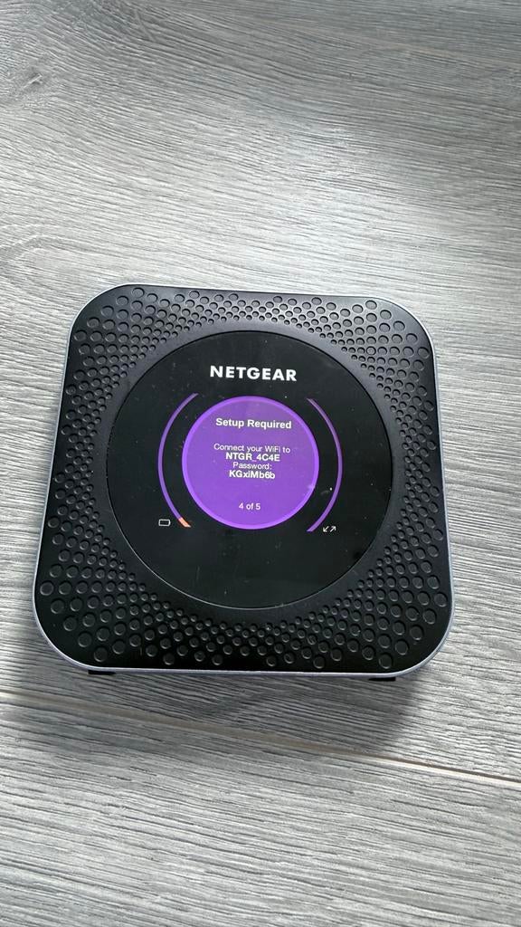 Netgear Nighthawk M1 Mobiele Router - Gigabit LTE, Computers en Software, Routers en Modems, Zo goed als nieuw, Router, Ophalen of Verzenden