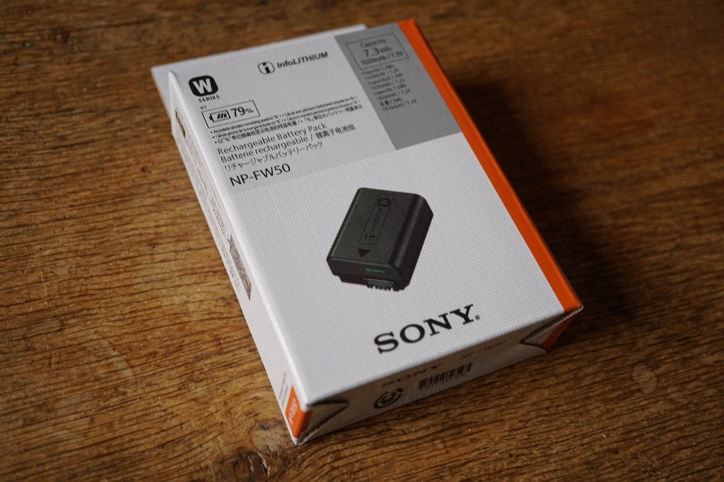 Originele SONY NP-FW50 batterij, nieuw, ongebruikt, met doos, Ophalen of Verzenden, Nieuw