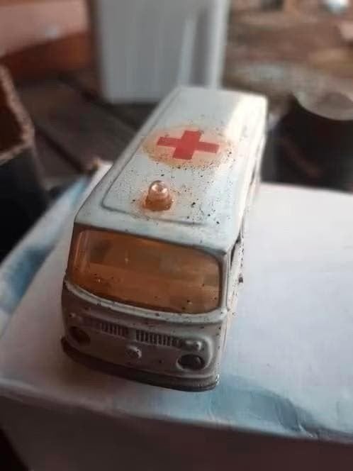 Majorette VW T2 Bus Franse Ambulance - Vintage Speelgoedauto, Ophalen of Verzenden, Gebruikt