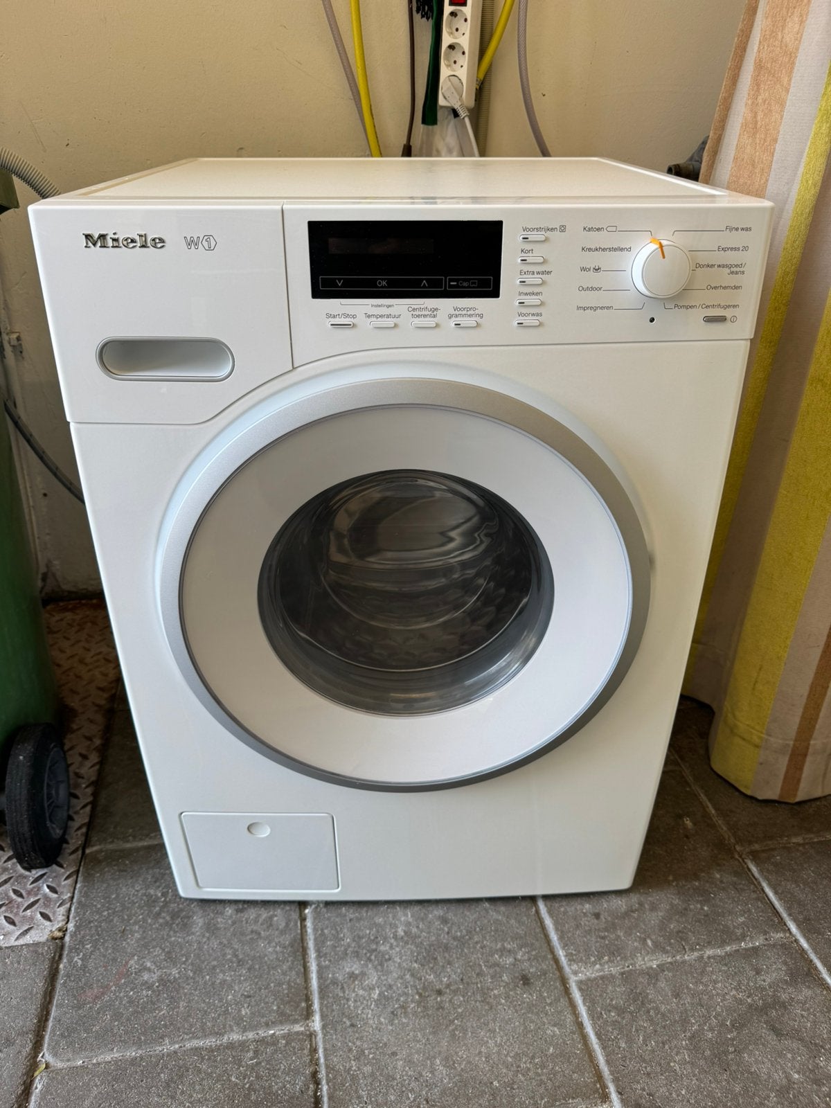 8KG Wasmachine | Miele W1 | A+++ | Schoon en Werkt Super, Ophalen, 1200 tot 1600 toeren, Gebruikt, Minder dan 85 cm