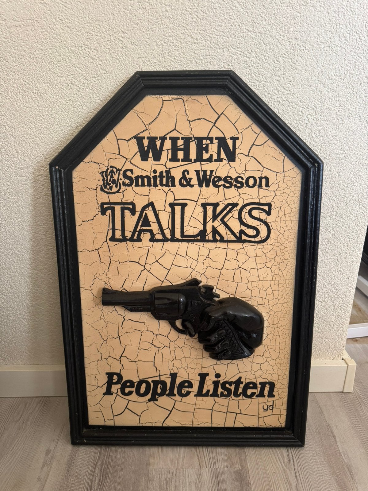 Smith & Wesson houten wandbord, Ophalen, Gebruikt, Met ophangmogelijkheid, 72 cm