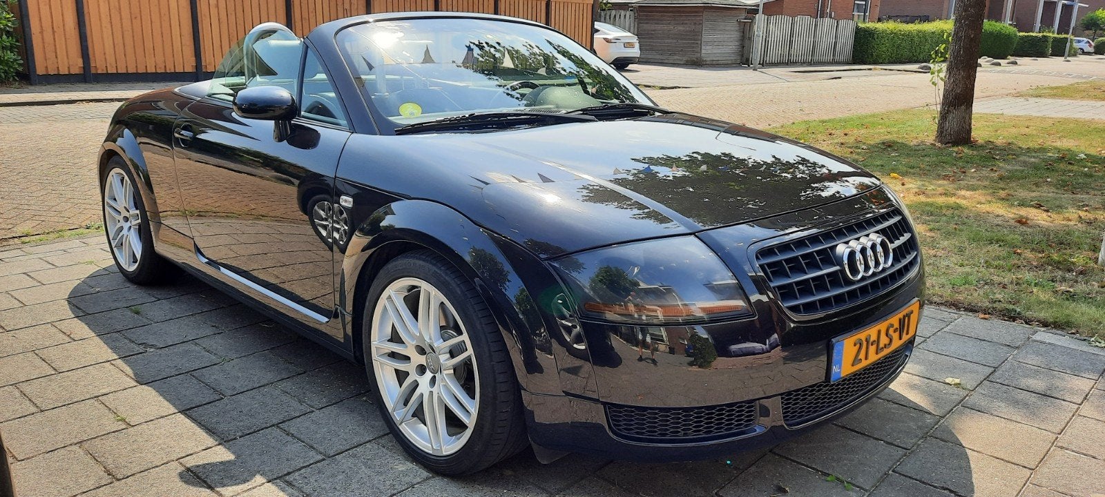 Audi TT 1.8 T Roadster 132KW AUT 2003 Zwart, Auto's, Audi, TT, 4 cilinders, Cabriolet, 179 pk