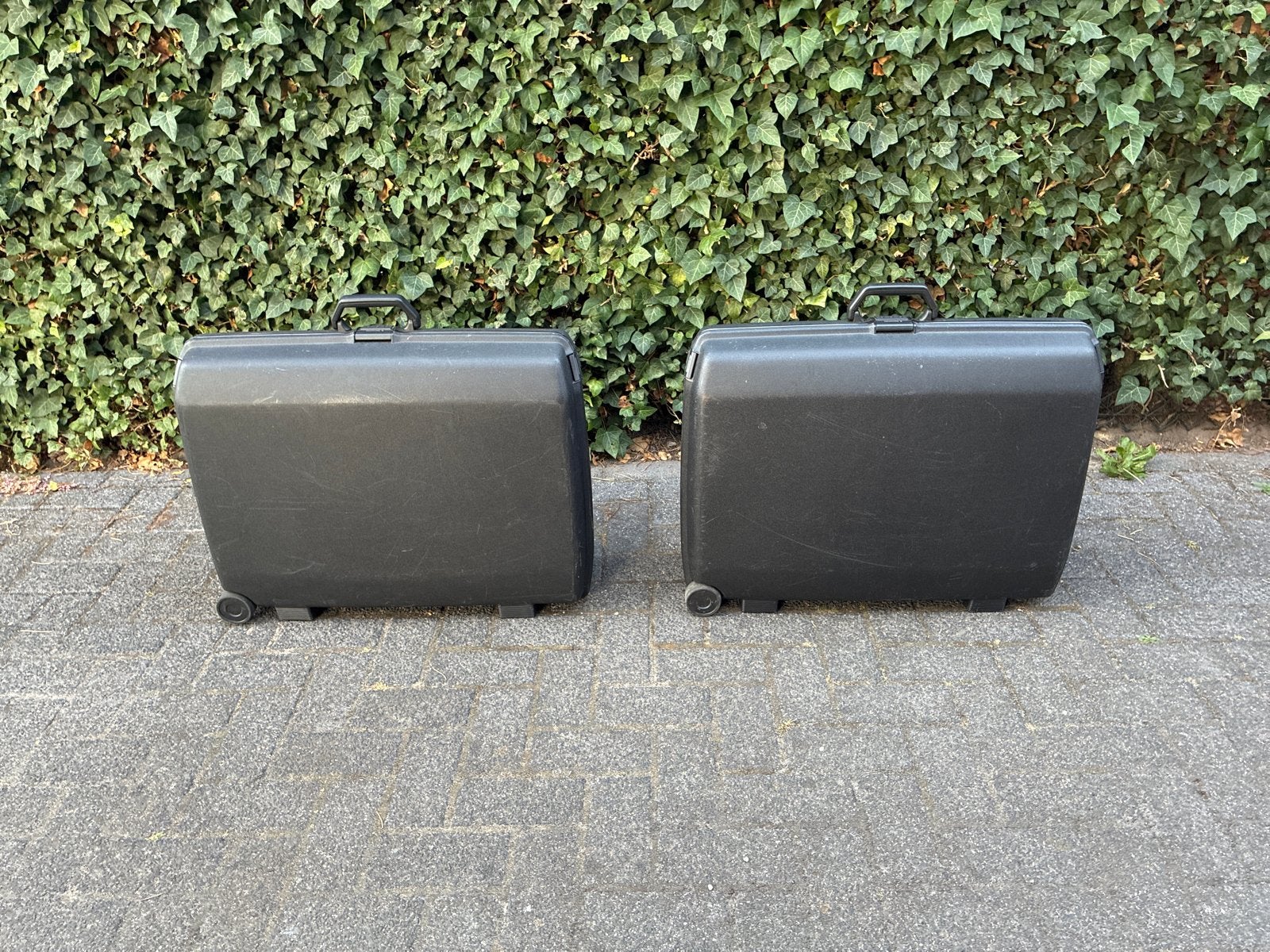 Set van 2 Samsonite koffers met wieltjes en slot, Sieraden, Tassen en Uiterlijk, Koffers, Gebruikt, Hard kunststof, 45 tot 55 cm