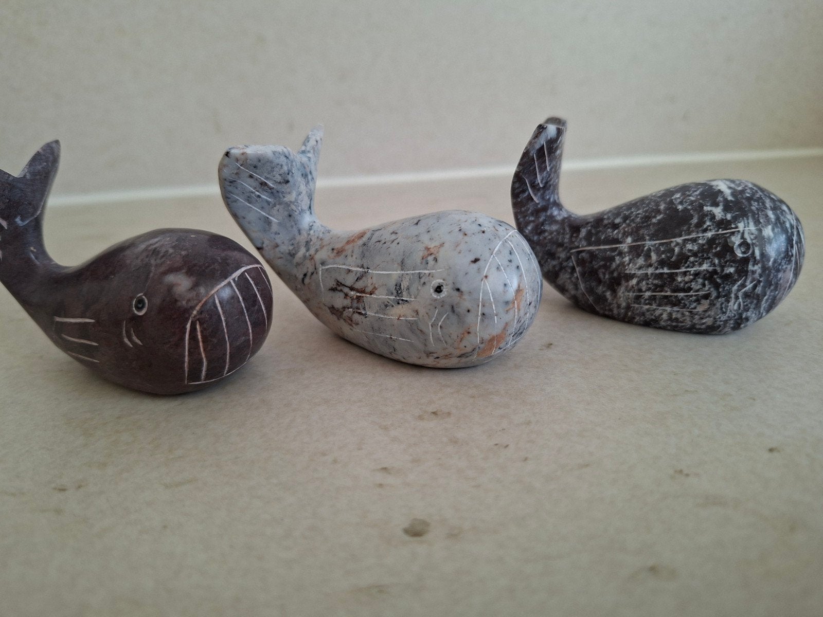 3 stenen walvissen, 6cm lang, Noorse souvenirs, Ophalen of Verzenden