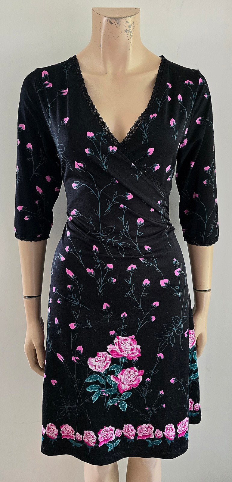 King Louie Jurk Zwart met Roze Bloemen Maat M, Kleding | Dames, Maat 38/40 (M), Zwart, Nieuw, Ophalen of Verzenden