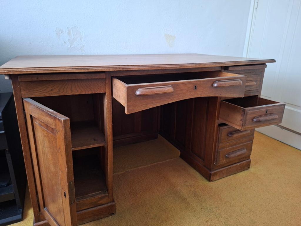 Antieke houten buro, Ophalen