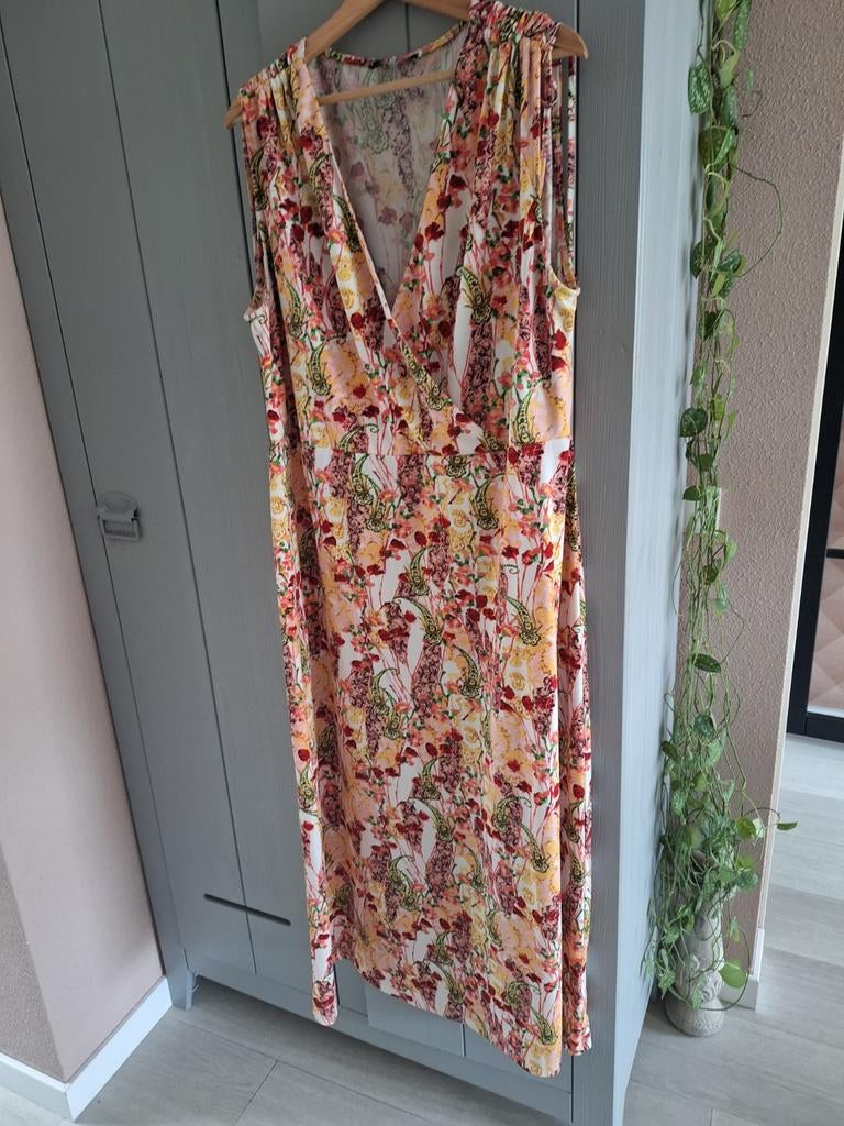 Norah maxi jurk maat 46 zgan - kleurrijke overslagjurk, Kleding | Dames, Jurken, Overige kleuren, Maat 46/48 (XL) of groter, Ophalen of Verzenden