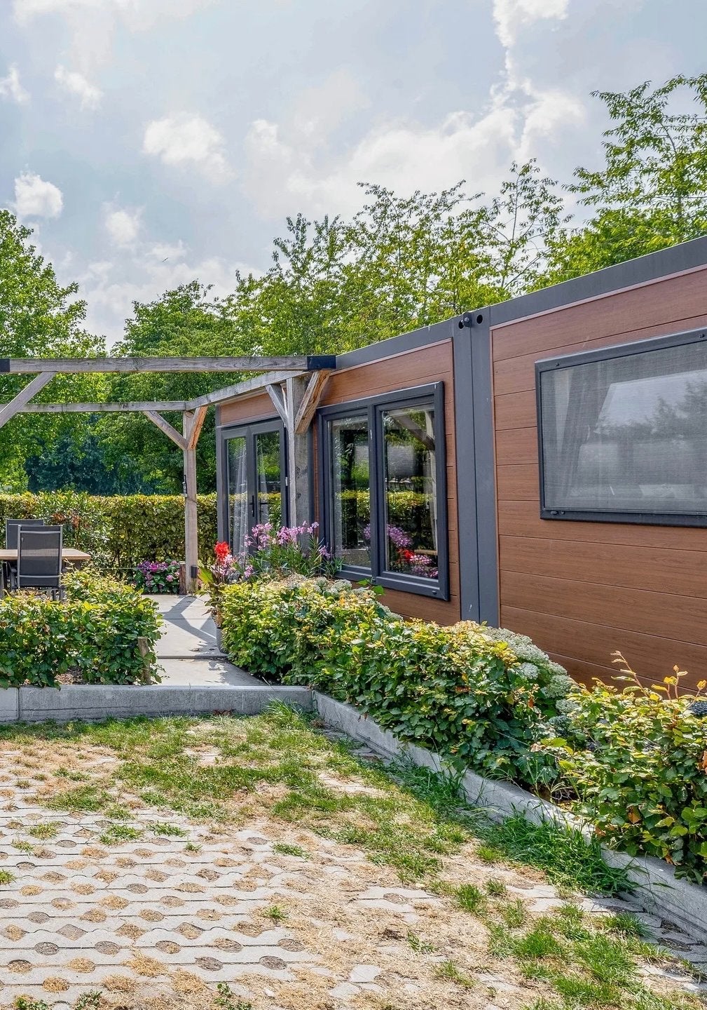 Prachtige woon / mantelzorg unit 960x650x260cm