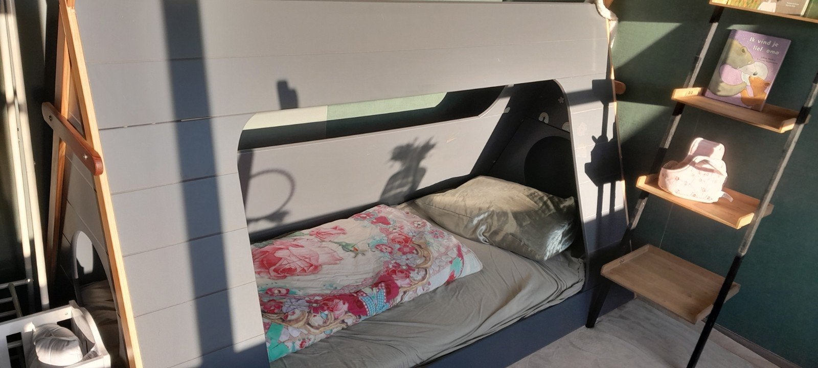 Kinderbed met huisjesframe - Grijs, 85 tot 100 cm, Gebruikt, 180 cm of meer, Ophalen