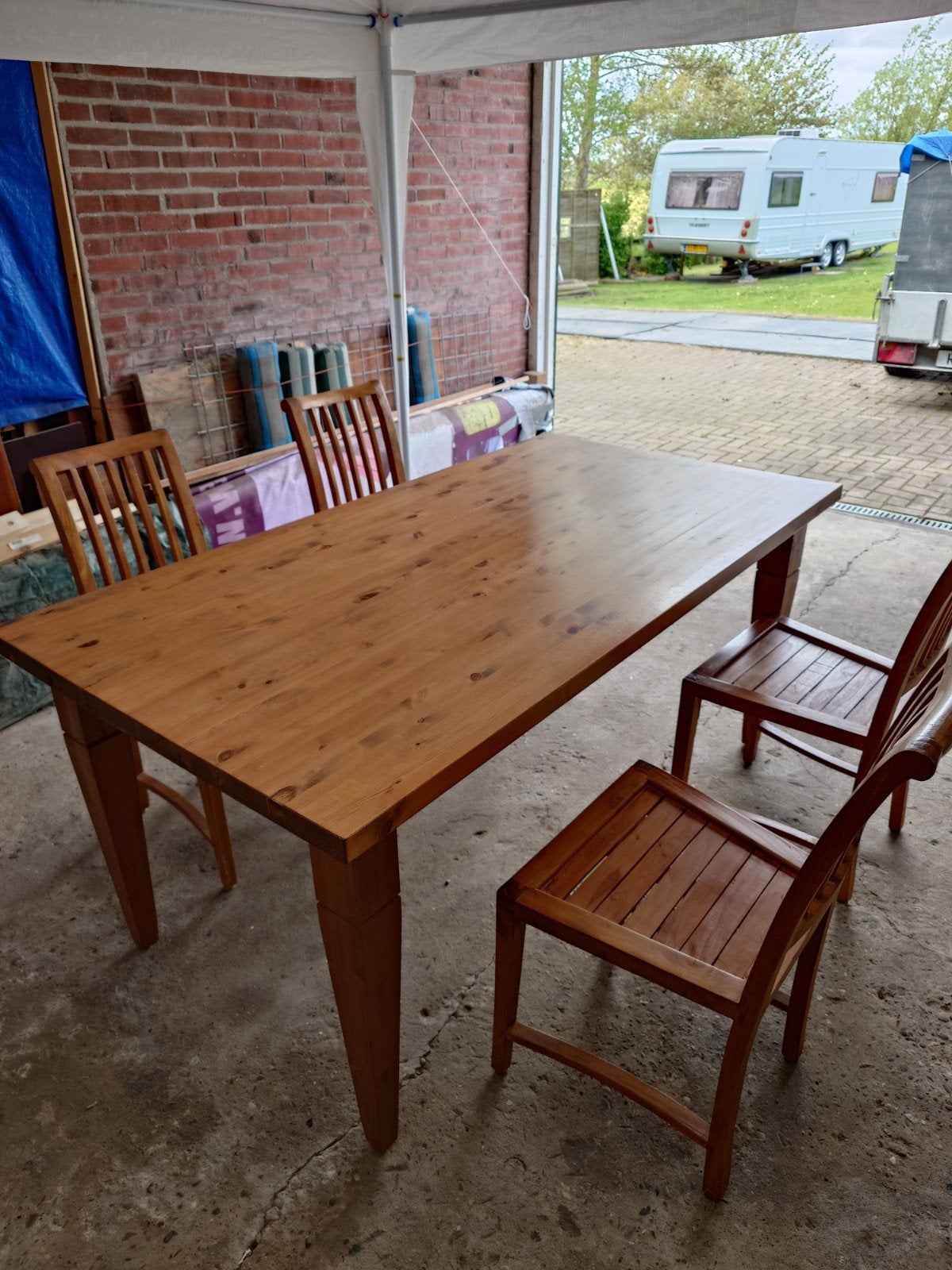 Massief grenen eettafel met 4 teakhouten stoelen, Ophalen, Gebruikt, Grenenhout, 50 tot 100 cm