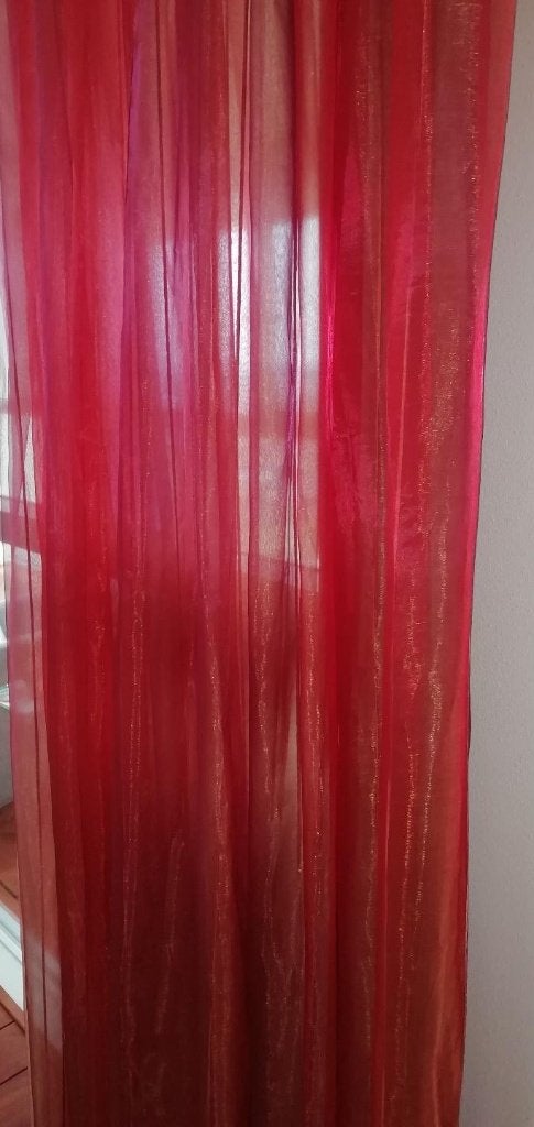 2 Prachtige gordijnen van Organza stof met loodveter, Ophalen, Loodveter, Zo goed als nieuw, Rood