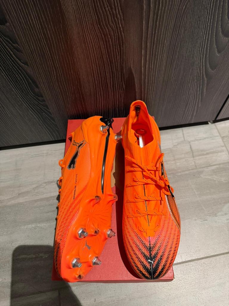 Puma voetbalschoenen maat 43 met stalen noppen, Ophalen of Verzenden, Nieuw, Schoenen