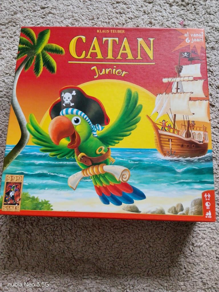 Catan junior, Hobby en Vrije tijd, Gezelschapsspellen | Kaartspellen, Ophalen of Verzenden, Zo goed als nieuw