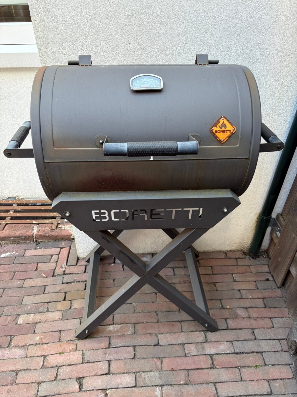Boretti Barbeque houtskool, Ophalen, Gebruikt