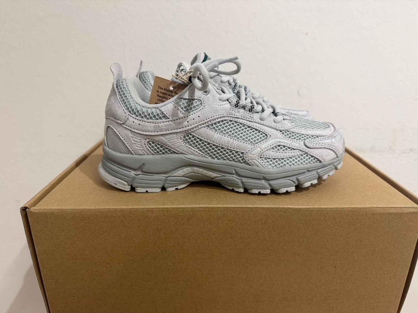 Te koop nieuwe Mercer Re Run Monochrome grey, Postlaan 3, Mercer, Nieuw, Ophalen of Verzenden