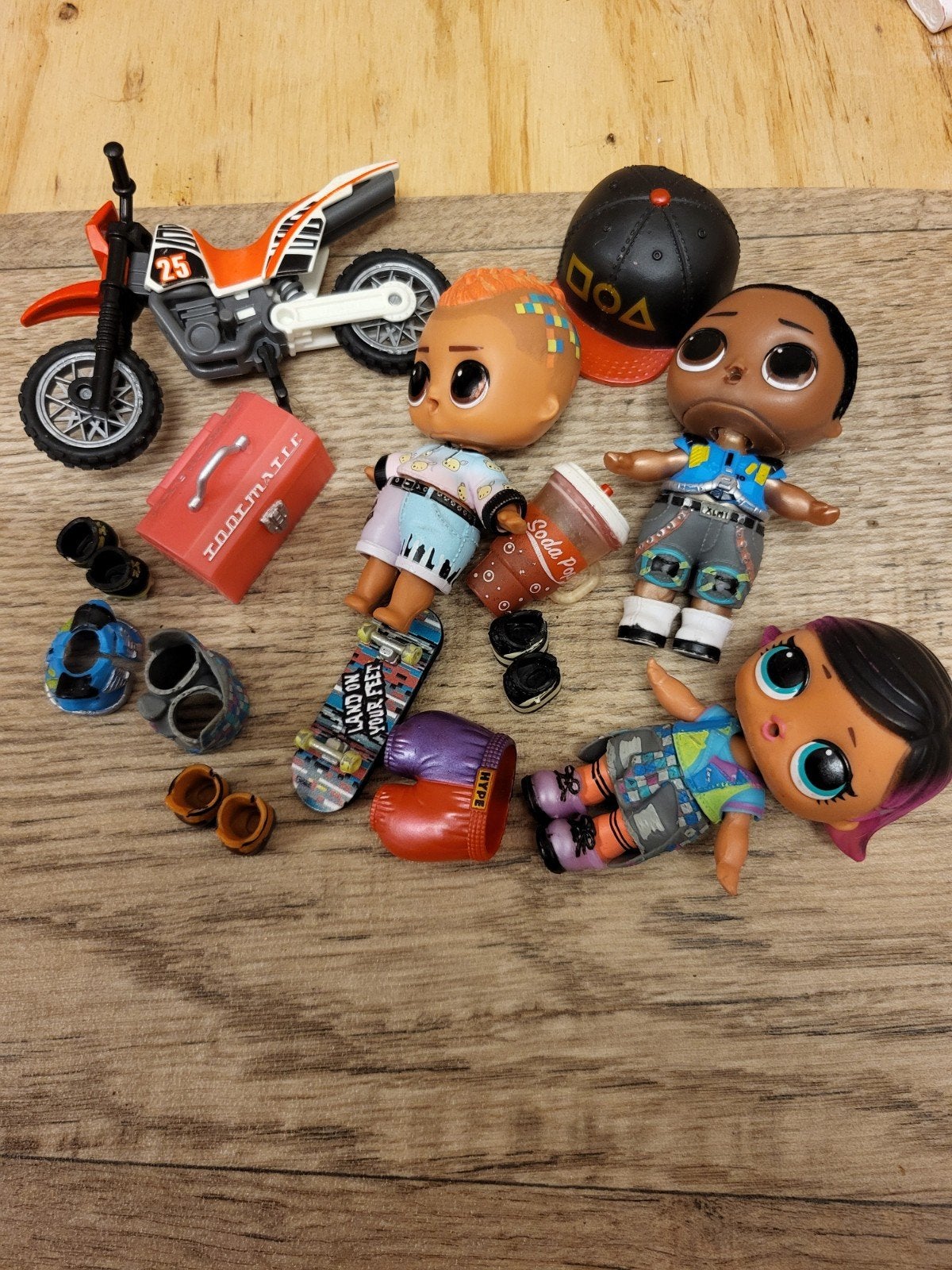 L.O.L. Surprise! O.M.G. jongenspoppen met accessoires, Ophalen of Verzenden, Zo goed als nieuw, Jongen of Meisje