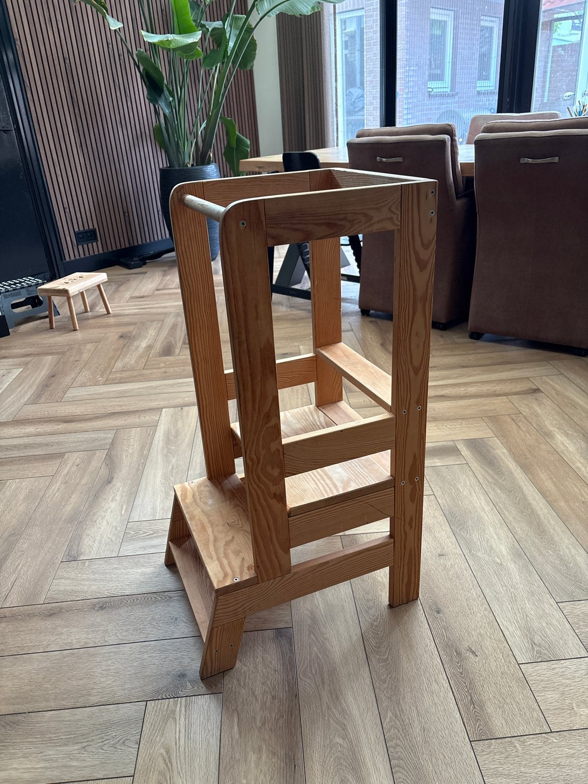 Houten meegroeistoel/keukenhulpje, Ophalen, Gebruikt, Meegroeistoel
