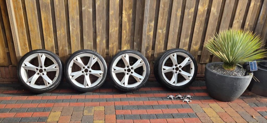Vredestein winterbanden 255/35 R19 met S line doppen, Ophalen