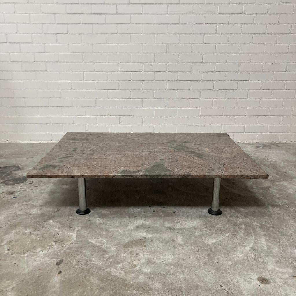 Vintage design brutalist salontafel met natuurstenen blad, Huis en Inrichting, Tafels | Bijzettafels, Ophalen, Gebruikt, 75 cm of meer
