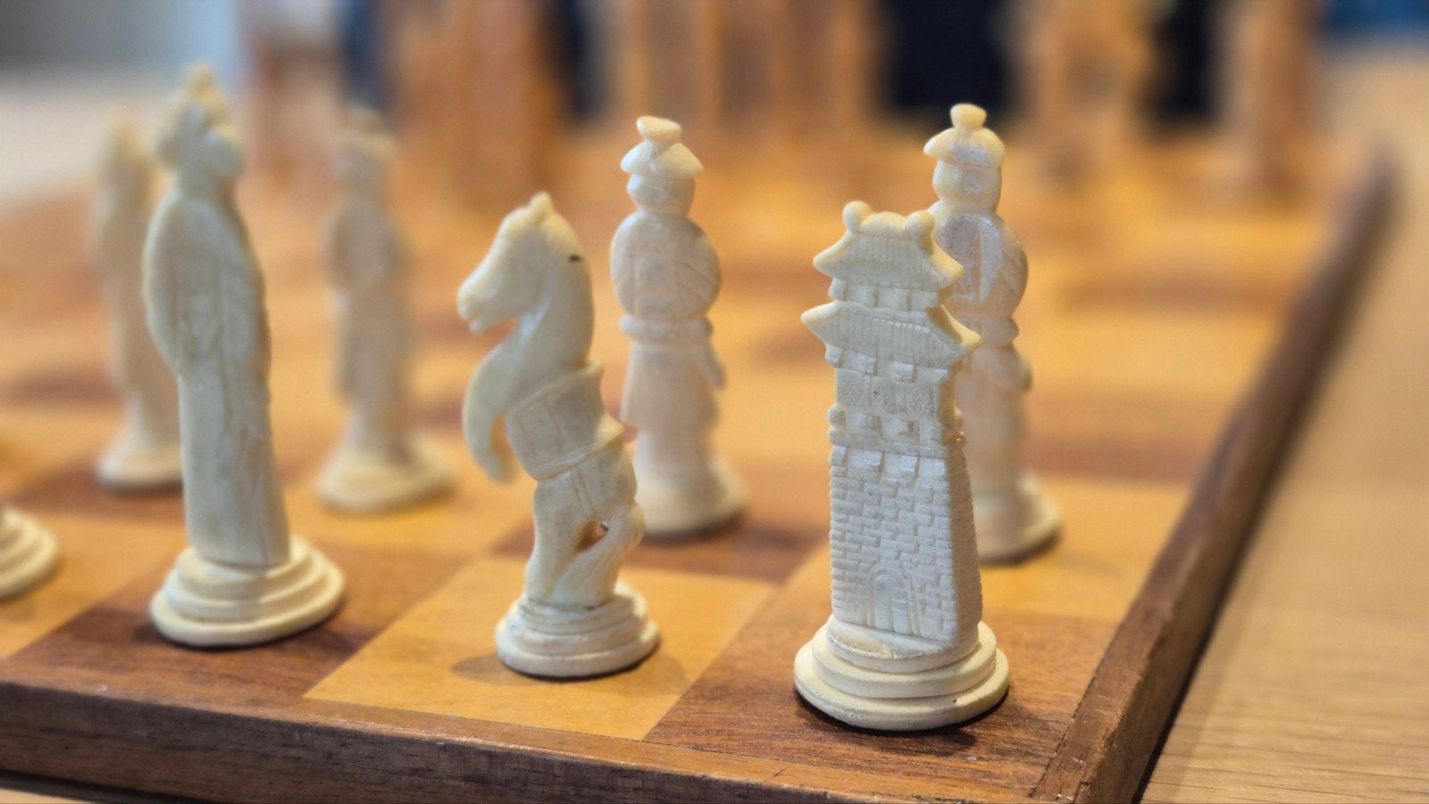 Prachtig Vintage Chinees schaakspel uit Been (Compleet, 1960, Hobby en Vrije tijd, Gezelschapsspellen | Bordspellen, Een of twee spelers
