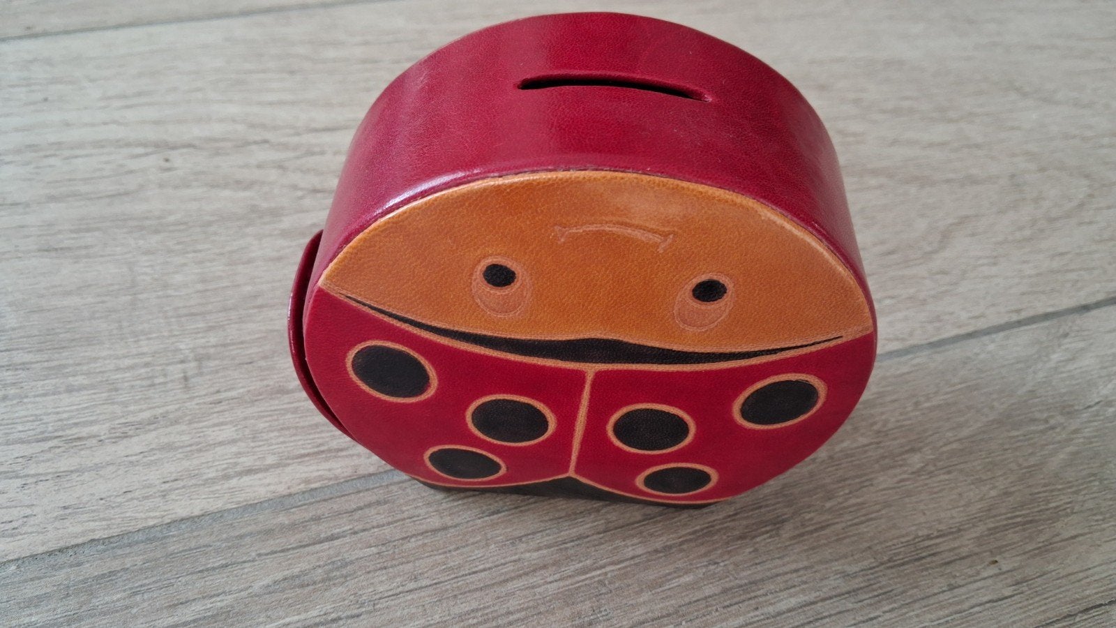 Retro Lieveheersbeestje Spaarpotje met Knoopsluiting, Verzamelen, Ophalen of Verzenden, Gebruikt, Overige materialen, Dier