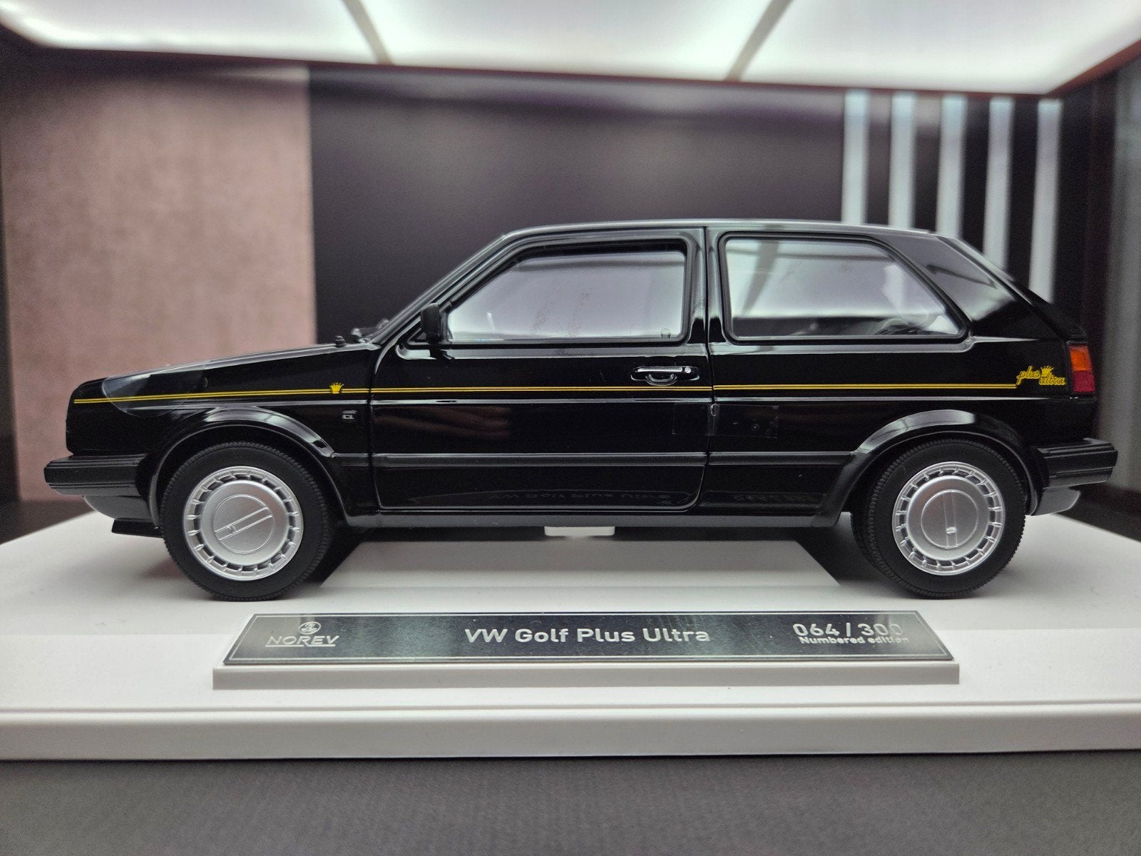 Norev Volkswagen Golf Plus Ultra 1990 Black 1:18, Hobby en Vrije tijd, Modelauto's | 1:18, Ophalen of Verzenden, Nieuw, Auto, Norev