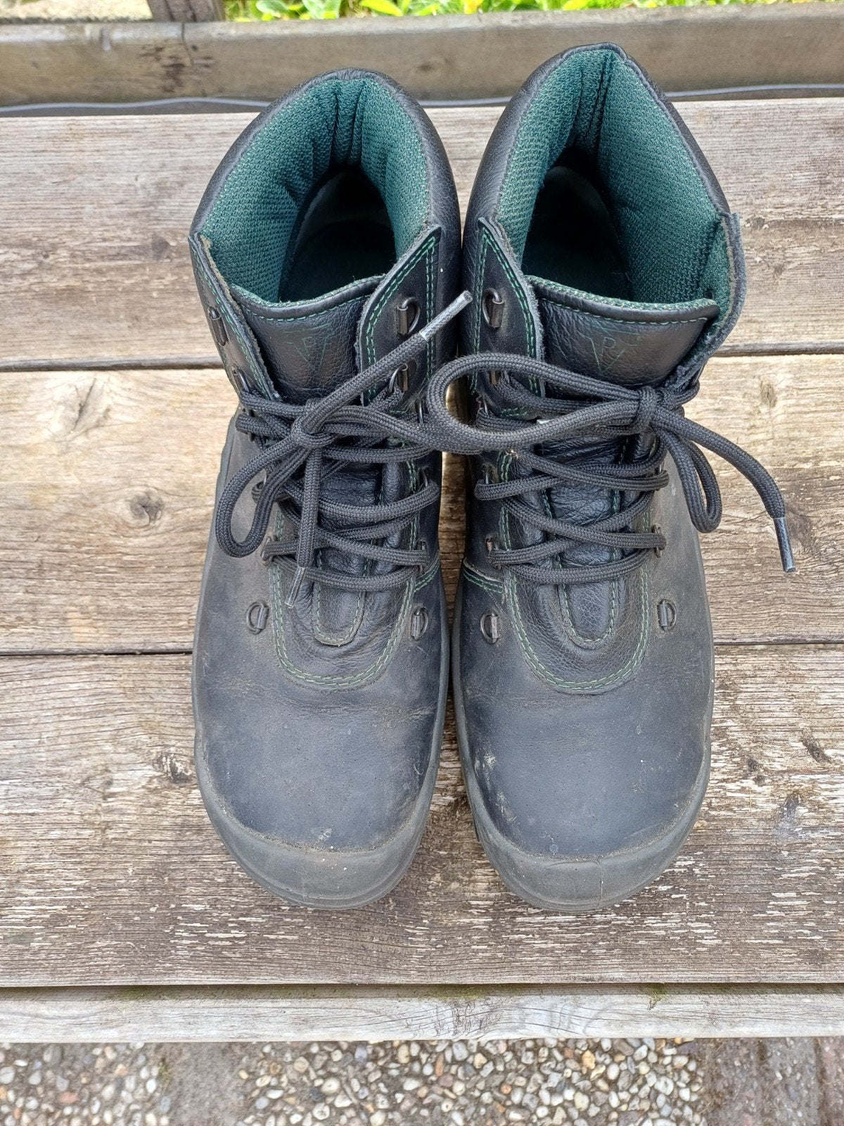 Bata werkschoenen hoog model, maat 43, zo goed als nieuw, Ophalen