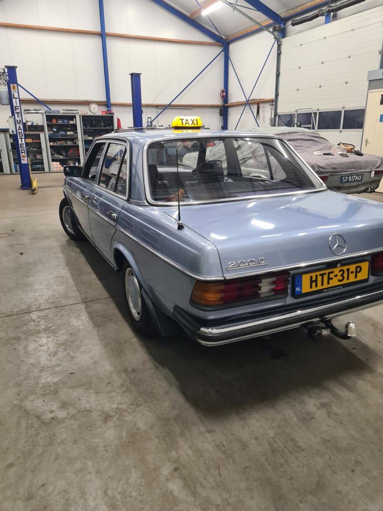 Mercedes-Benz 200d automaat belastingvrij 1981 Blauw, foto 4