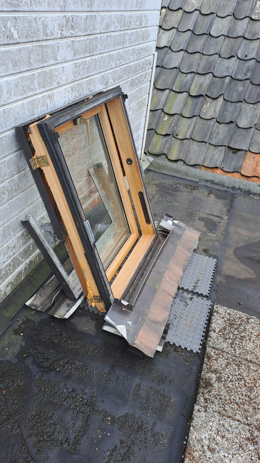 Één Roto dakraam 78x98 cm compleet met hulpstukken, Ophalen, Gebruikt, Minder dan 80 cm, Dakraam