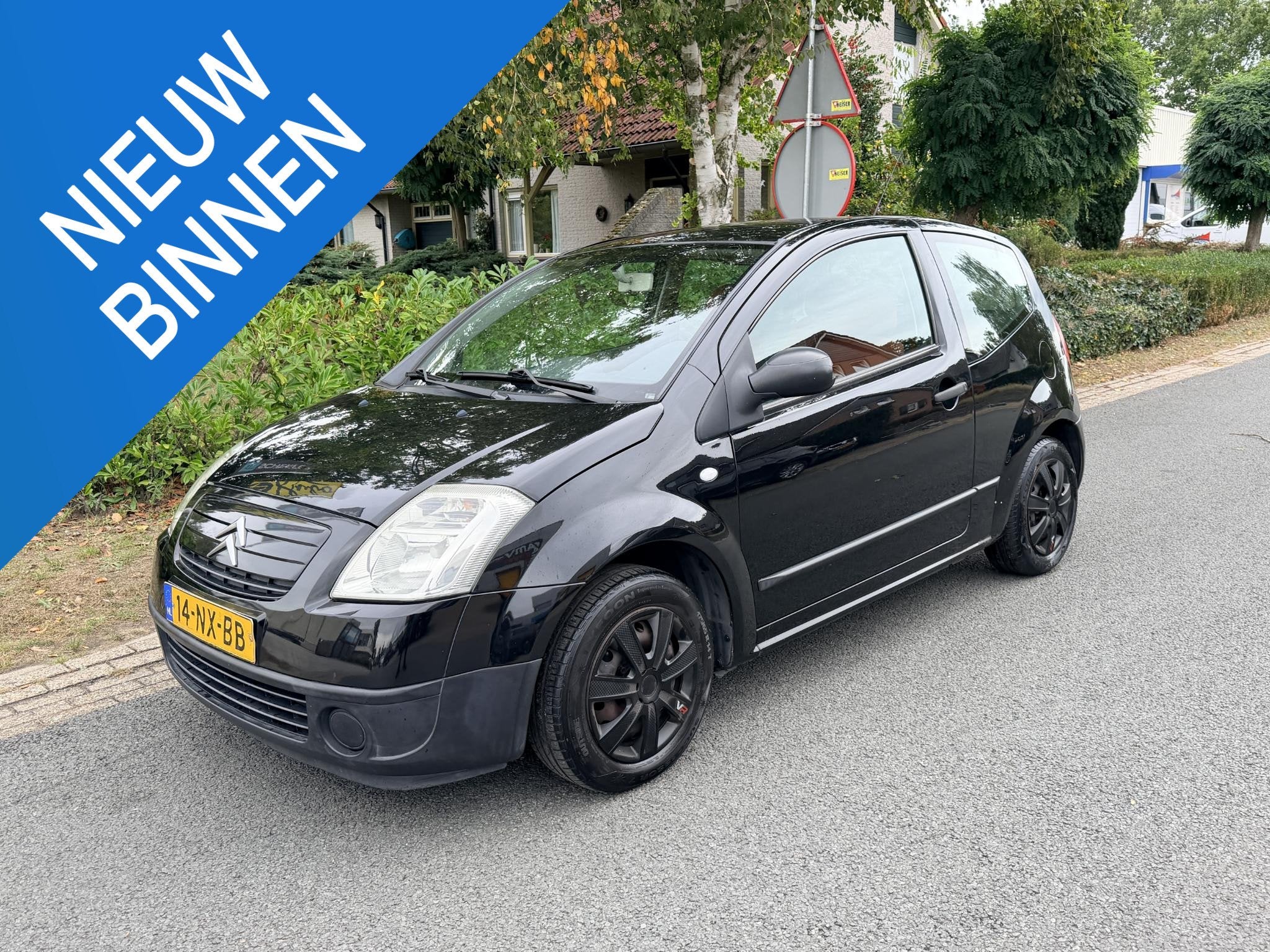 Citroen C2 1.1i Ligne Prestige 60PK, Auto's, Voorwielaandrijving, 31 €/maand, 4 cilinders, Zwart