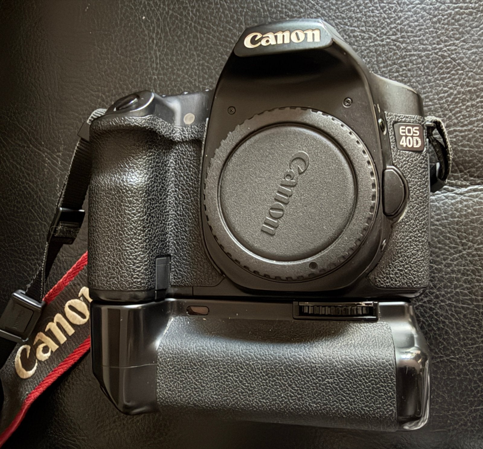 Canon EOS 40D Spiegelreflexcamera met batterijgrip, Gebruikt, Spiegelreflex, Canon, Ophalen of Verzenden