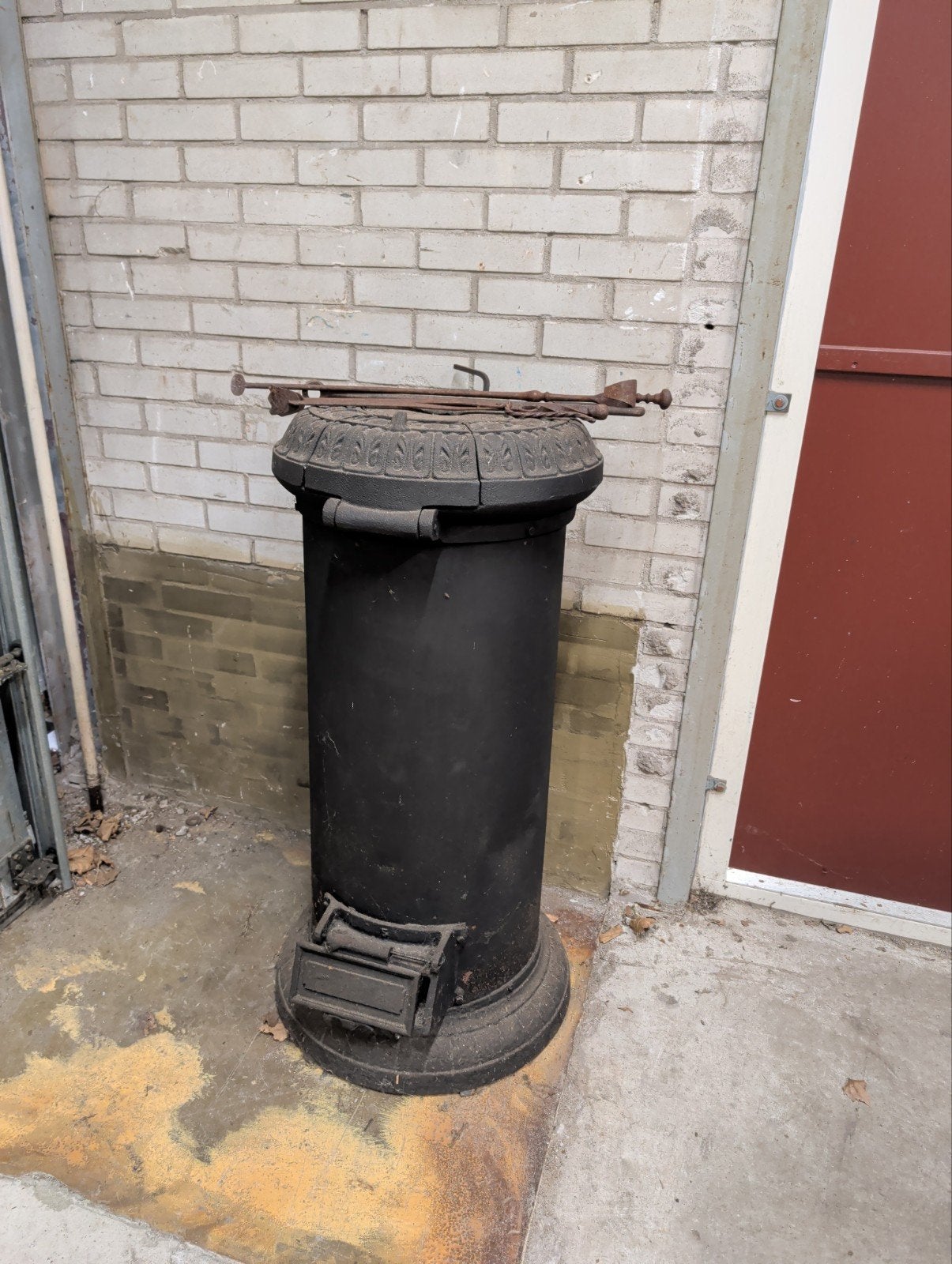 potkachel gietijzer, Ophalen