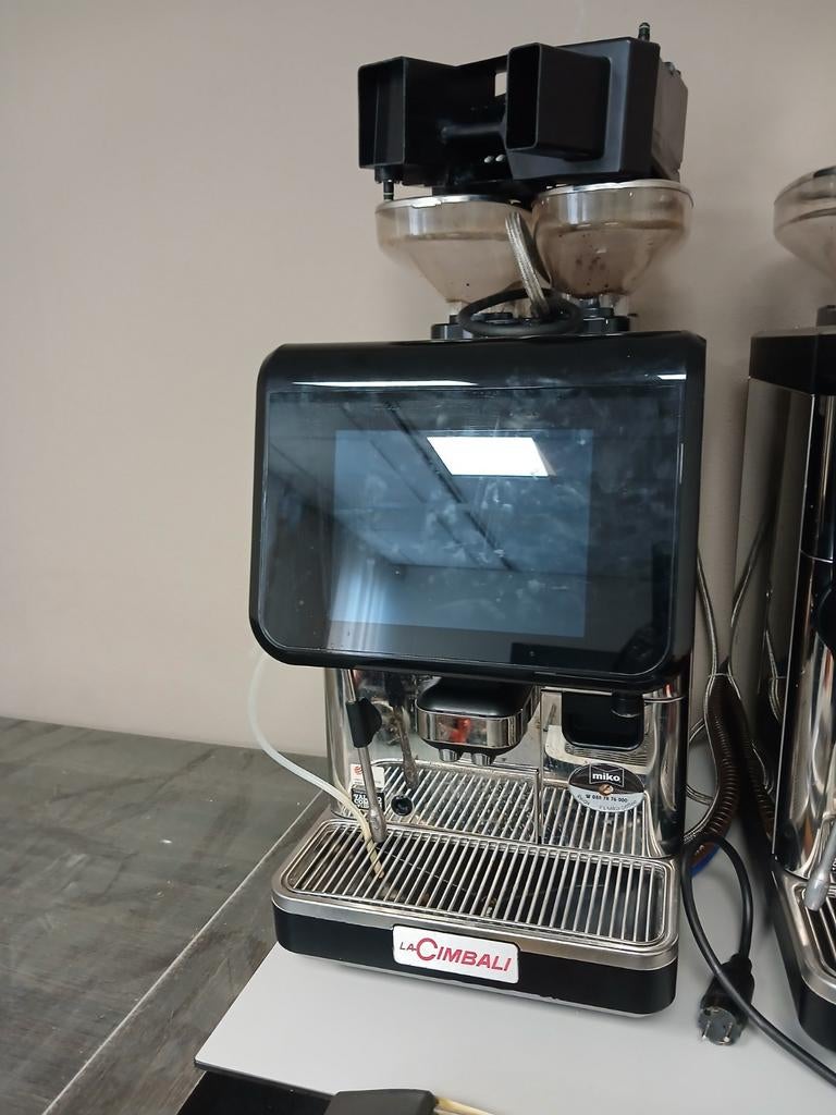 Groot partijen koffie maschenes  la cimbali, Witgoed en Apparatuur, Koffiezetapparaten, 10 kopjes of meer, Ophalen of Verzenden