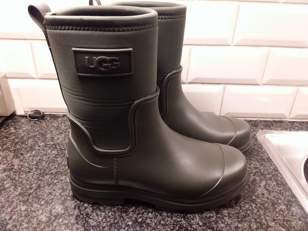 Ugg laarzen. Droplet boot. Maat 37, Kleding | Dames, Schoenen, Ophalen of Verzenden, Zo goed als nieuw, Groen