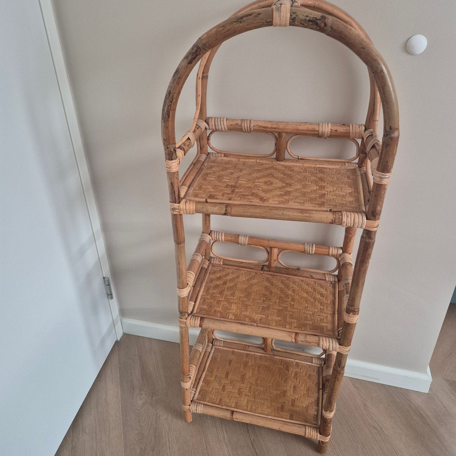 Rotan kast - 3 planken, Huis en Inrichting, Ophalen of Verzenden, Gebruikt