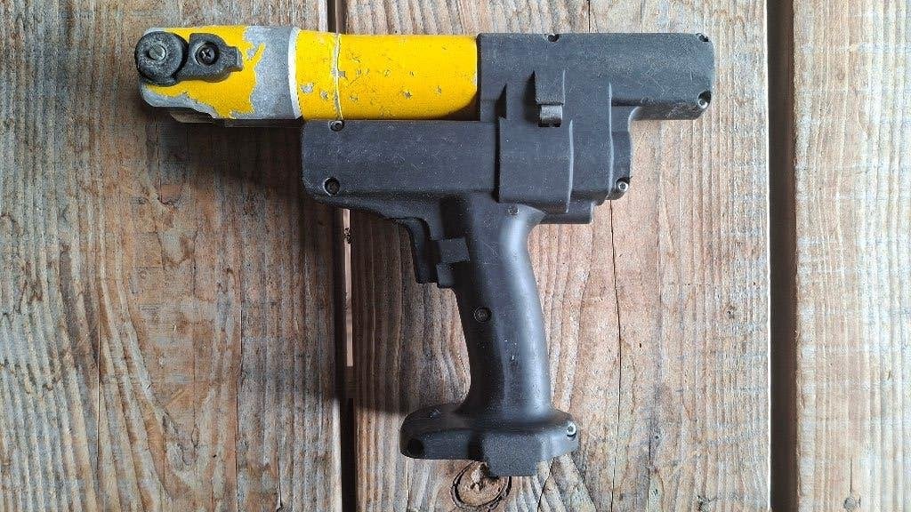 Rems Mini-press acc accu perstang pers machine body., Auto diversen, Autogereedschap, ,, Ophalen of Verzenden, Zo goed als nieuw