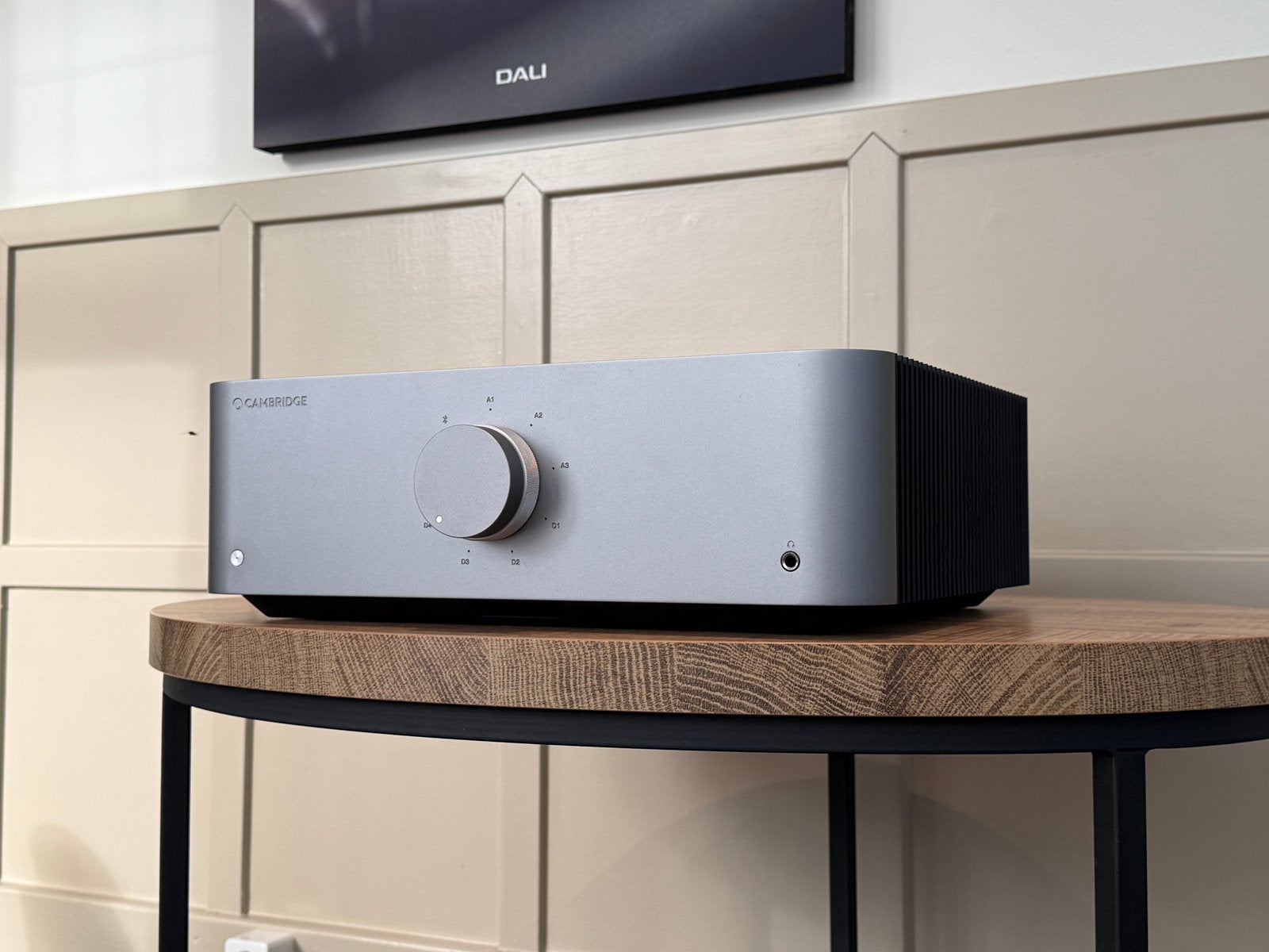 Foto 2 van Cambridge Audio Edge A