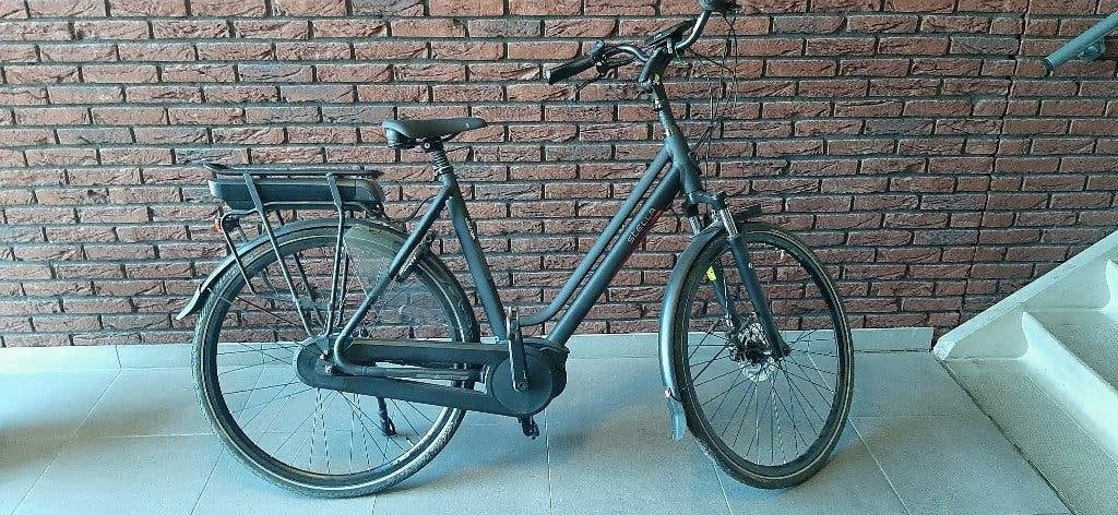 Stella electrische herenfiets, Fietsen en Brommers, Zo goed als nieuw, 59 cm of meer, 30 tot 50 km per accu, Ophalen