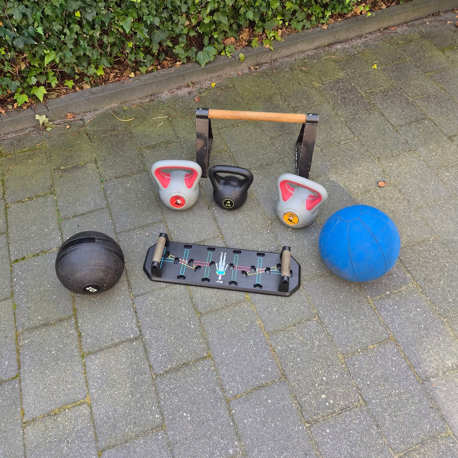 Complete Fitness Set: Kettlebells, Medicijnbal, pushup board, Ophalen, Gebruikt, Benen, Overige typen