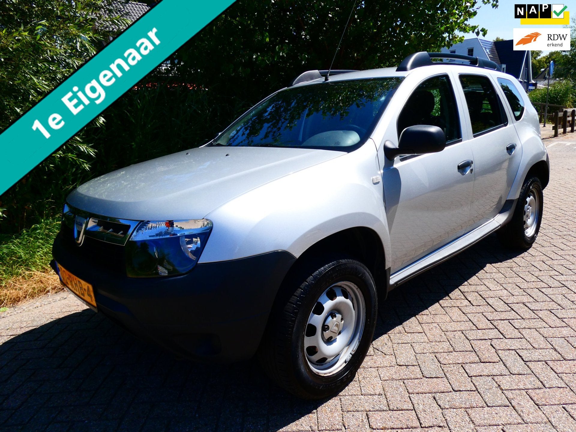 Dacia Duster 1.6i 105pk 4WD ! 1e eigenaar 129.000km. Trekhaa, Auto's, Dacia, 13 km/l, Euro 5, Stof, Gebruikt