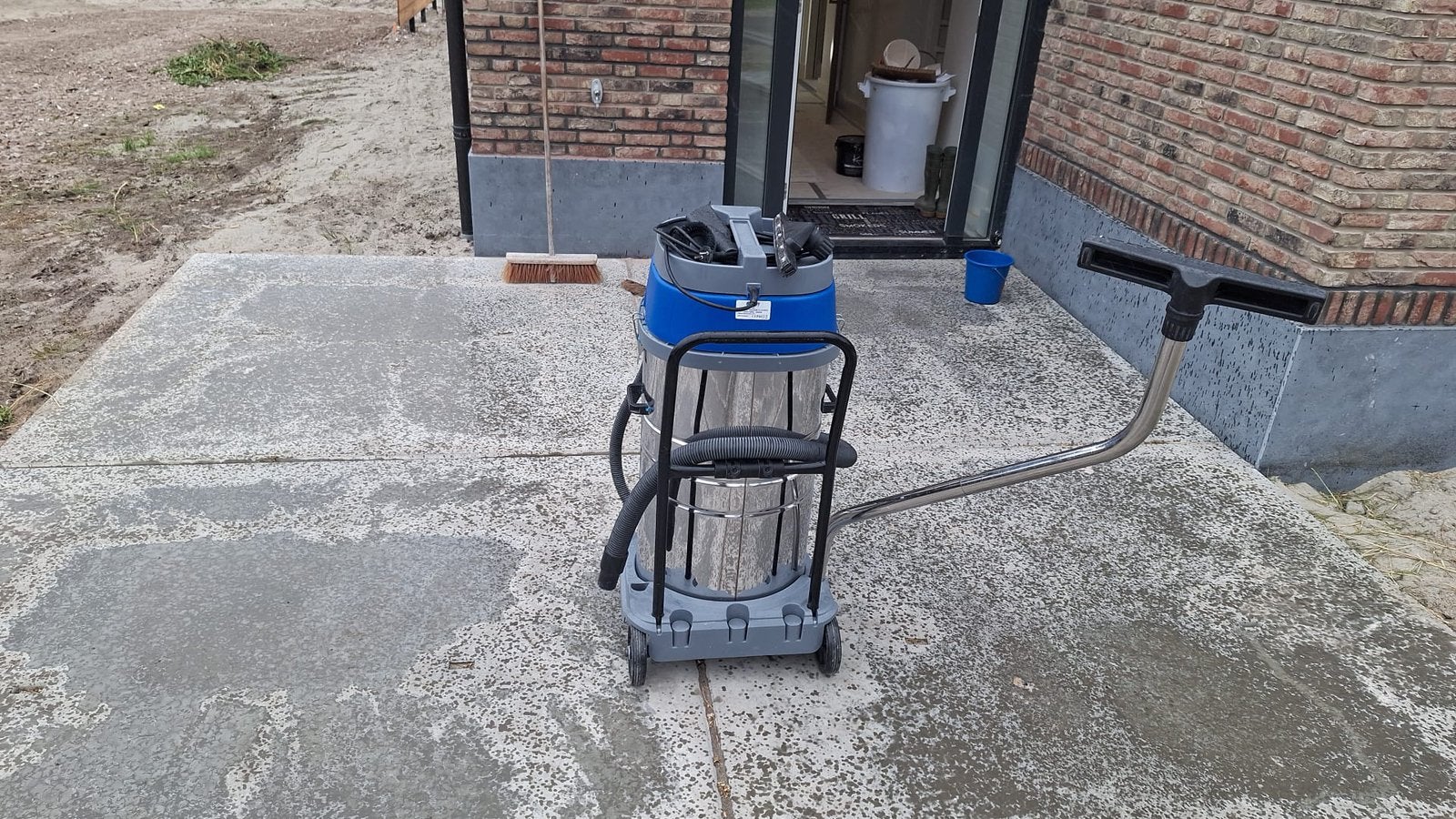 UMT BOUWSTOFZUIGER 3000 watt 100 liter, Ophalen, Zo goed als nieuw