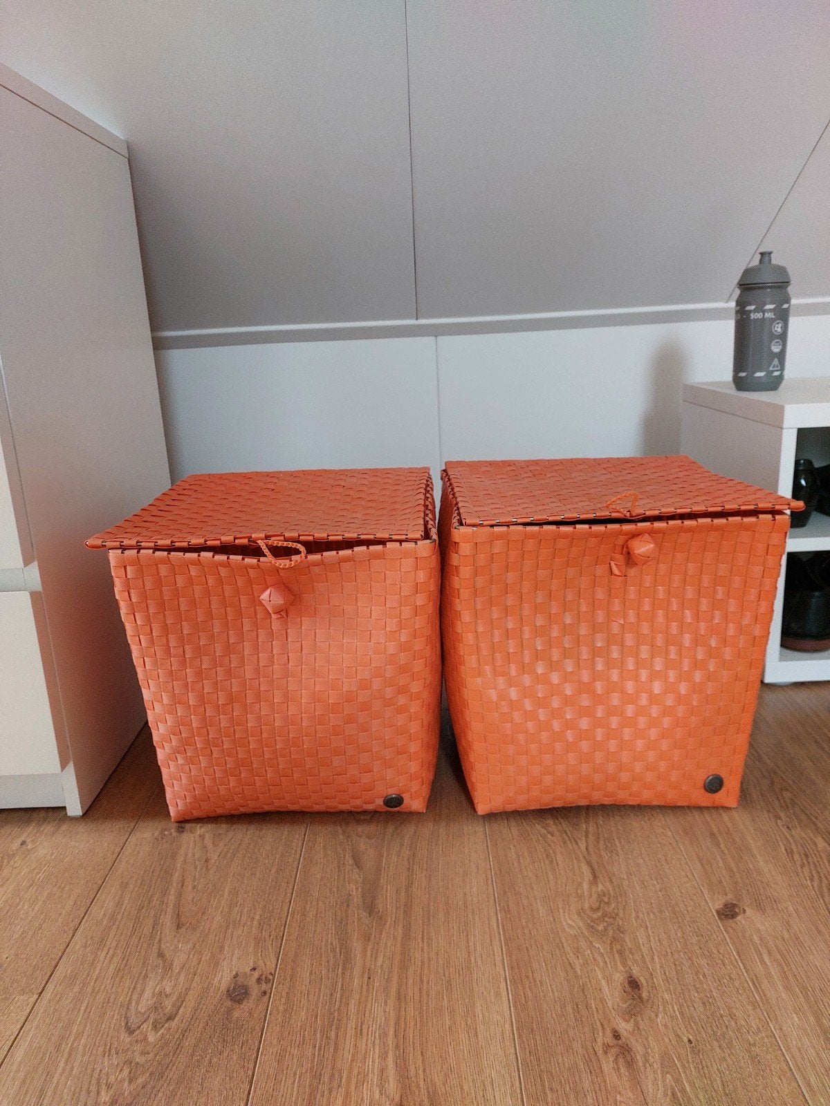 2x  Handedby Manden - Oranje Opbergmanden met, Ophalen, Kunststof, Gebruikt, Met deksel
